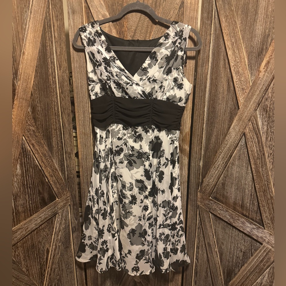 Connected Apparel Black and White Floral Midi Dress